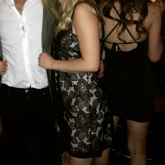 Express Embroidered Floral Shift Dress - HOLIDAY - Picture 5 of 5